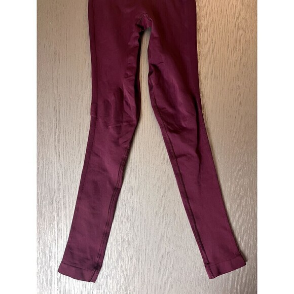 Lululemon Zone In Crop 4 Leggings Pants Compression Seamless Yoga Cranberry High - Picture 2 of 5